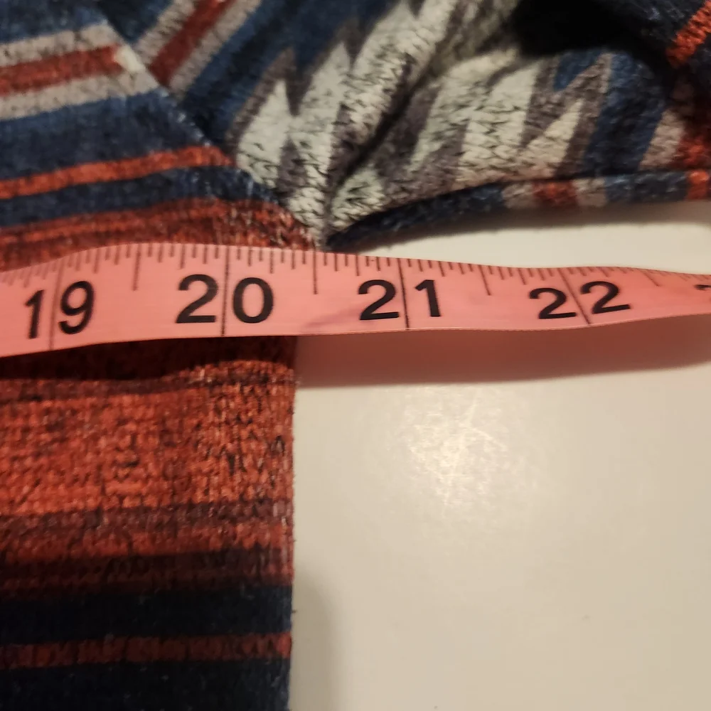 Women's Southwest, Aztec Patterned Hoodie Cozy Warm - Picture 6 of 7